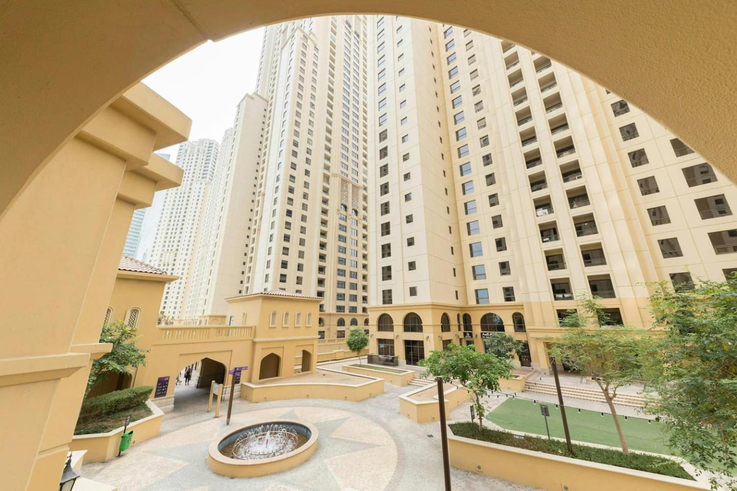 Appartement Spacious 2-bedroom Getaway In Jbr, Prime Location Dubai