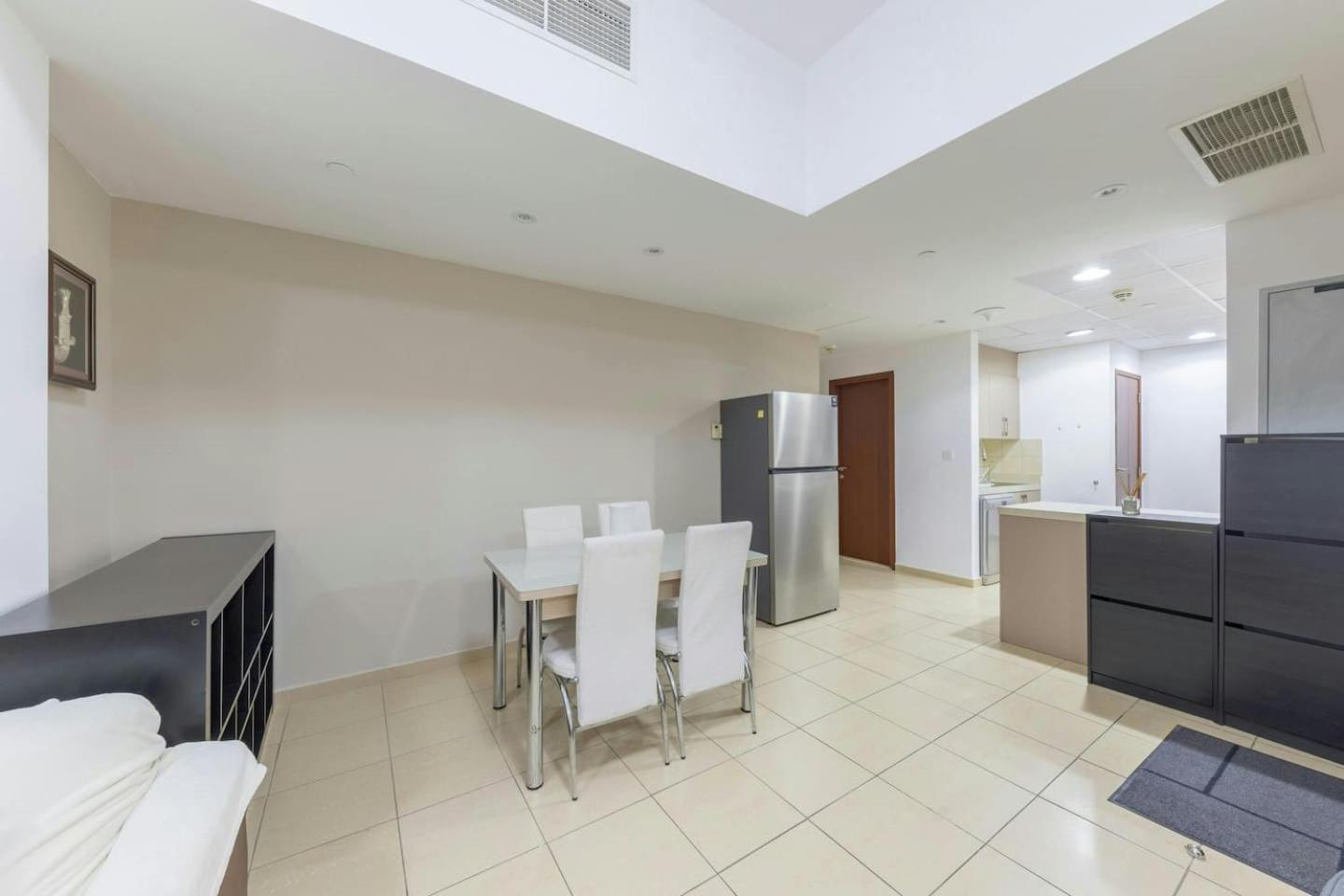 Spacious 2-bedroom Getaway In Jbr, Prime Location Appartement