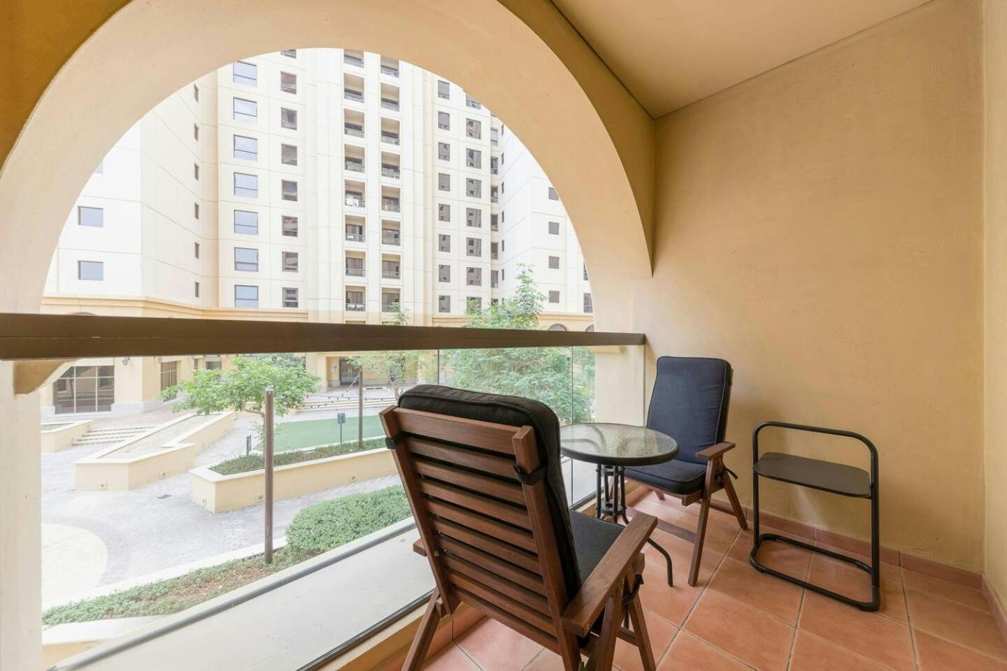 Spacious 2-bedroom Getaway In Jbr, Prime Location Appartement Dubai