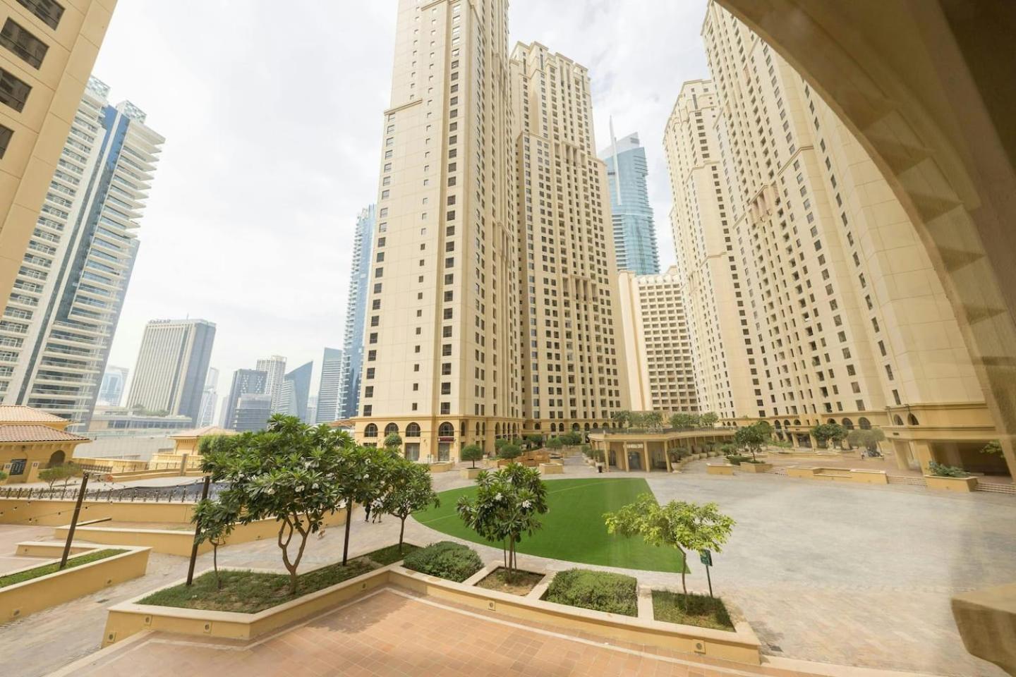 Spacious 2-bedroom Getaway In Jbr, Prime Location Appartement Dubai