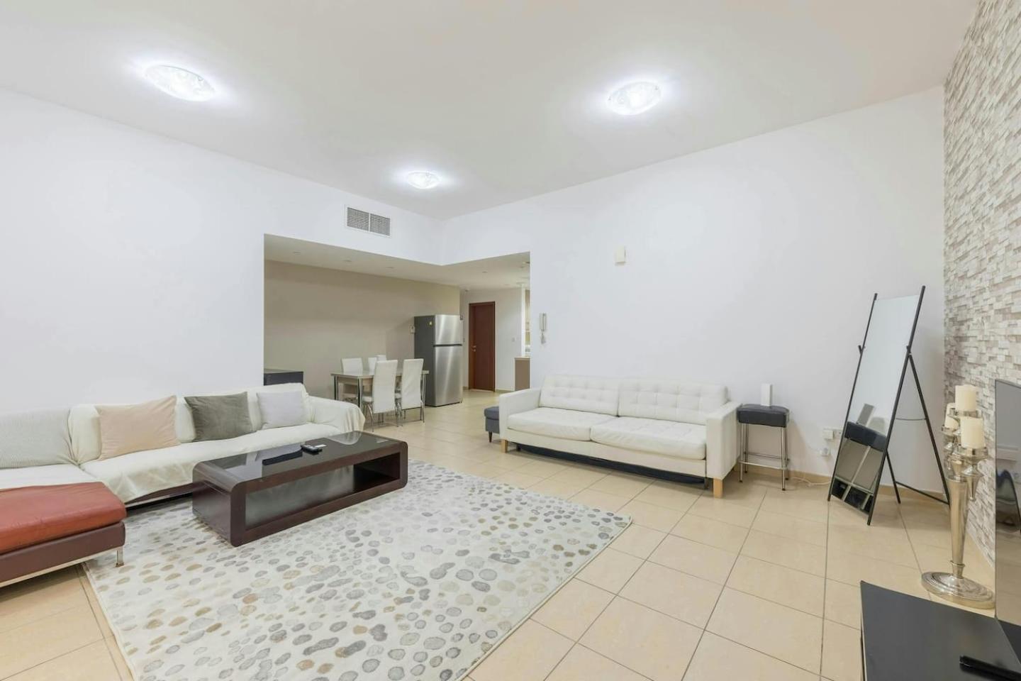 Apartment Spacious 2-bedroom Getaway In Jbr, Prime Location *